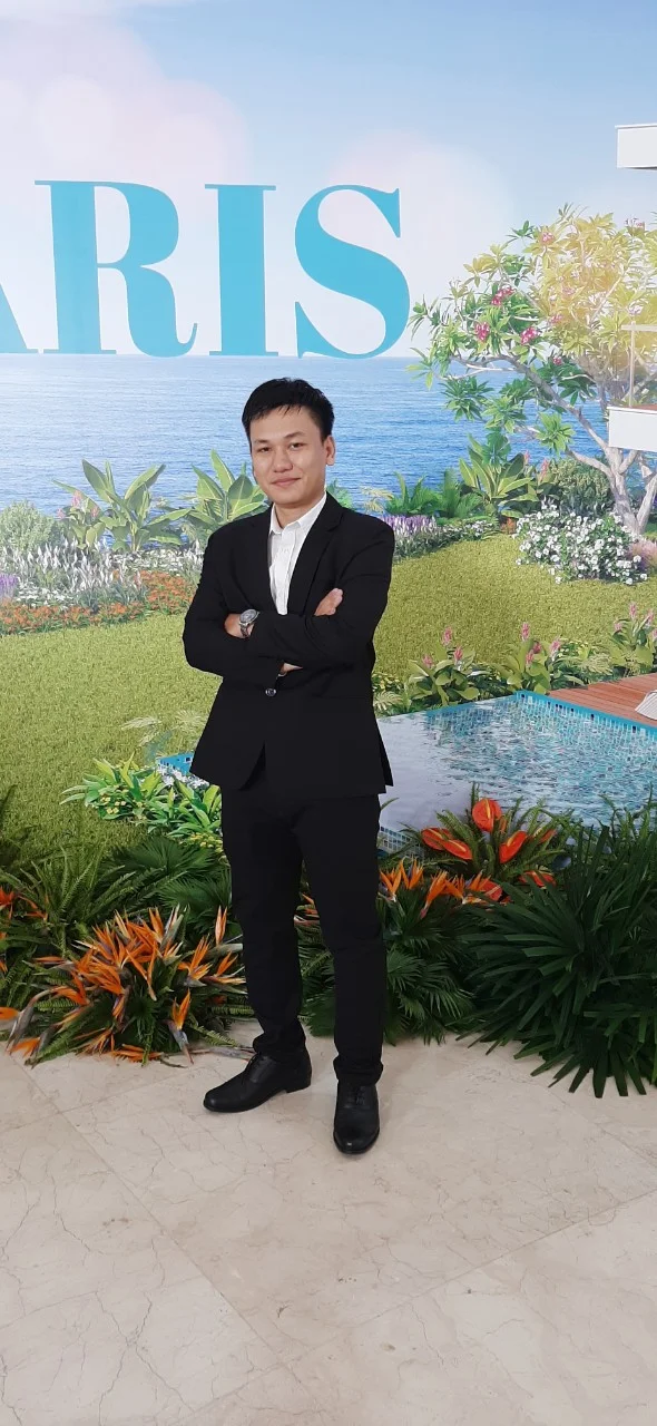 Mr. Hùng